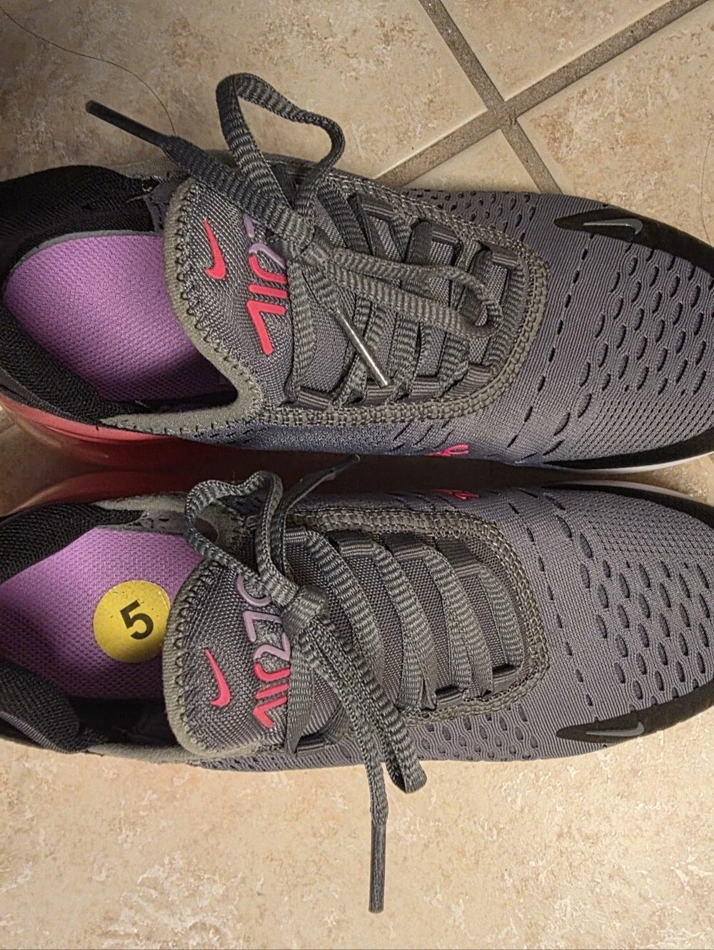 Nike Air Max 270 Grey Pink Running Shoe